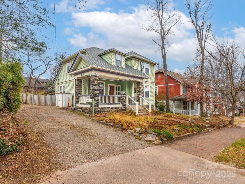 12 Bearden Avenue, Asheville, NC 28801.  MLS# CAR4331679, YatesRealty ID 2726. Large driveway with ample parking.