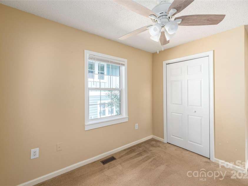 155 Onteora Boulevard, Asheville, NC 28803.  MLS# CAR4282484, YatesRealty ID 27260. 