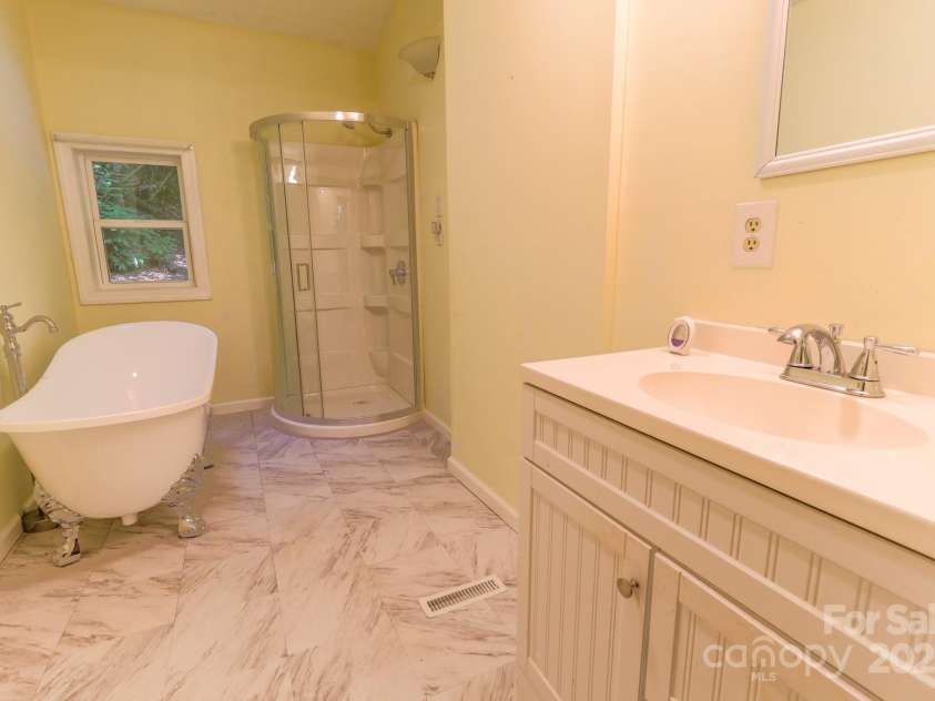 181 Hiwassee Road, Lake Toxaway, NC 28747.  MLS# CAR4280357, YatesRealty ID 27262. 