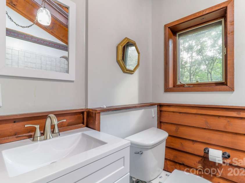 181 Hiwassee Road, Lake Toxaway, NC 28747.  MLS# CAR4280357, YatesRealty ID 27262. 