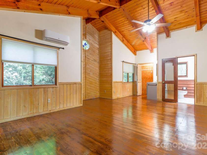 181 Hiwassee Road, Lake Toxaway, NC 28747.  MLS# CAR4280357, YatesRealty ID 27262. 