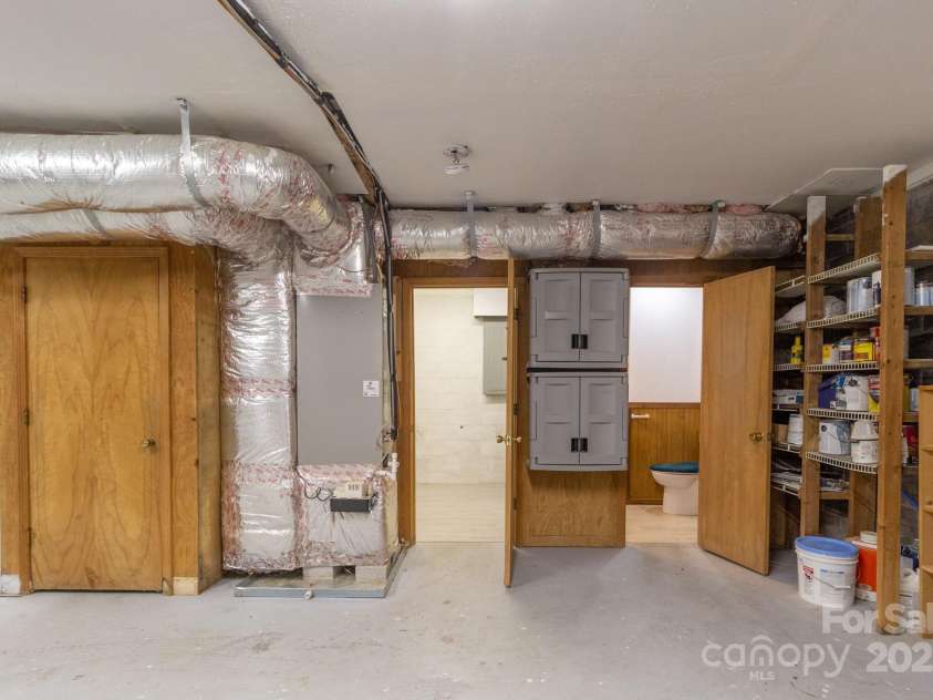 181 Hiwassee Road, Lake Toxaway, NC 28747.  MLS# CAR4280357, YatesRealty ID 27262. 