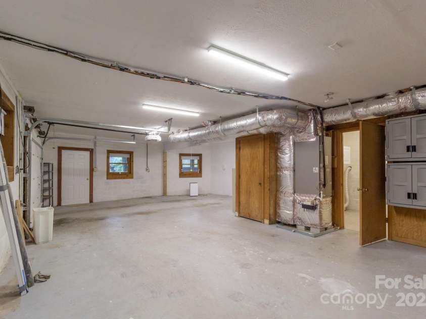 181 Hiwassee Road, Lake Toxaway, NC 28747.  MLS# CAR4280357, YatesRealty ID 27262. 