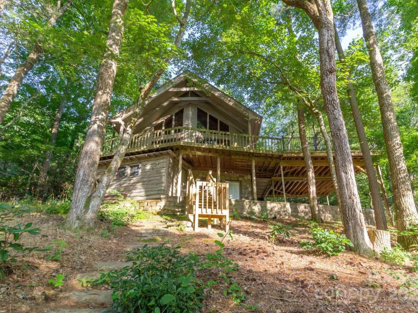 181 Hiwassee Road, Lake Toxaway, NC 28747.  MLS# CAR4280357, YatesRealty ID 27262. 