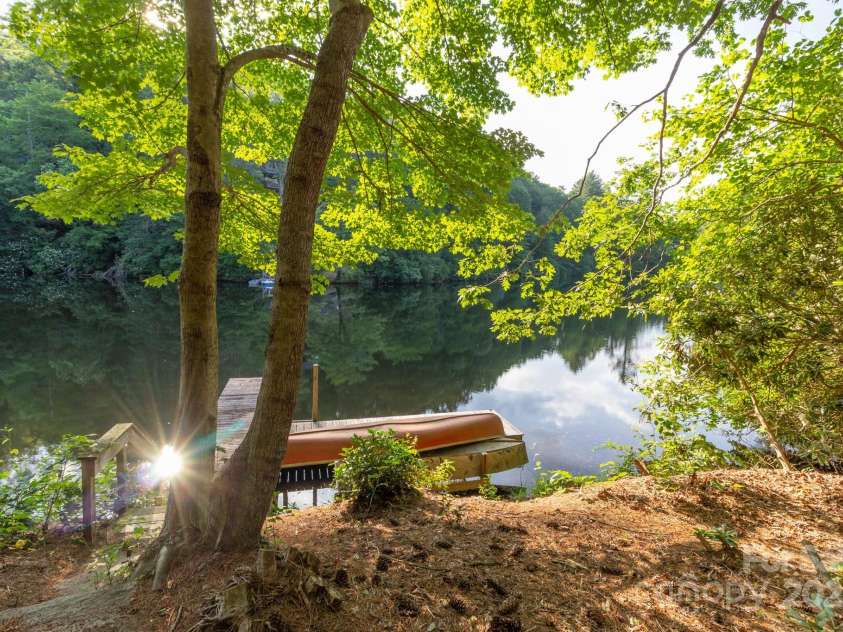 181 Hiwassee Road, Lake Toxaway, NC 28747.  MLS# CAR4280357, YatesRealty ID 27262. 