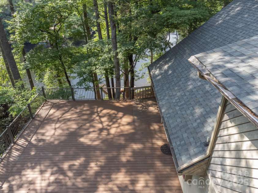 181 Hiwassee Road, Lake Toxaway, NC 28747.  MLS# CAR4280357, YatesRealty ID 27262. 
