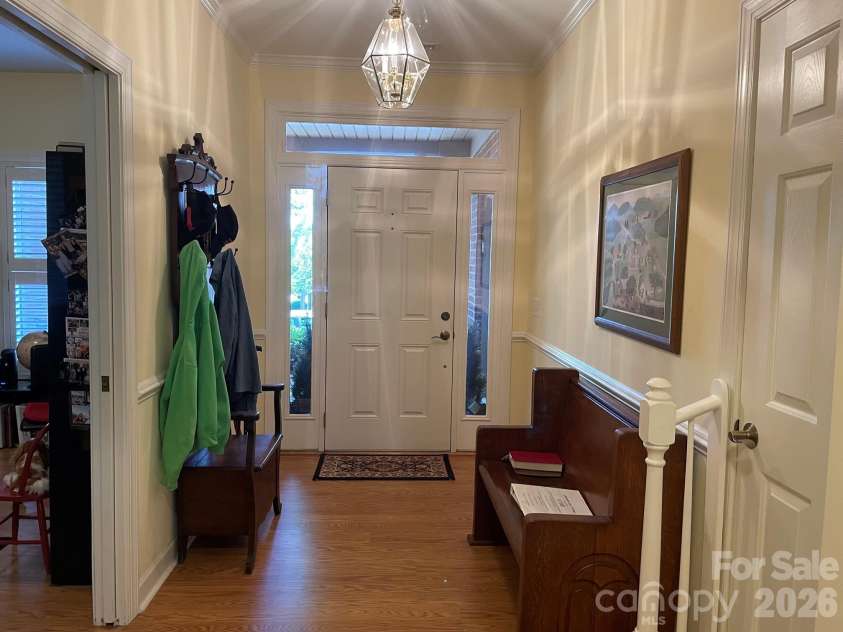 479 26th Avenue, Hickory, NC 28601.  MLS# CAR4388560, YatesRealty ID 27262. Foyer