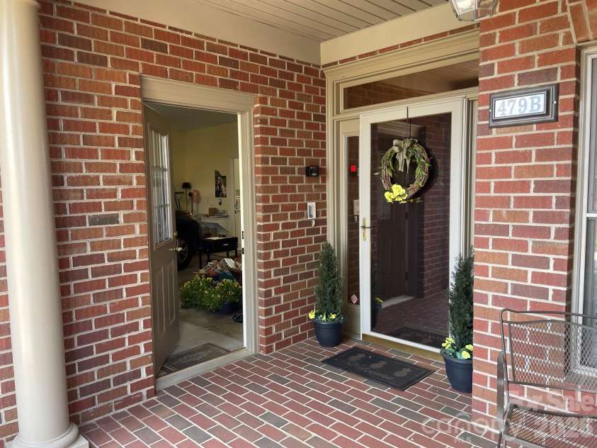 479 26th Avenue, Hickory, NC 28601.  MLS# CAR4388560, YatesRealty ID 27262. Front Entrance