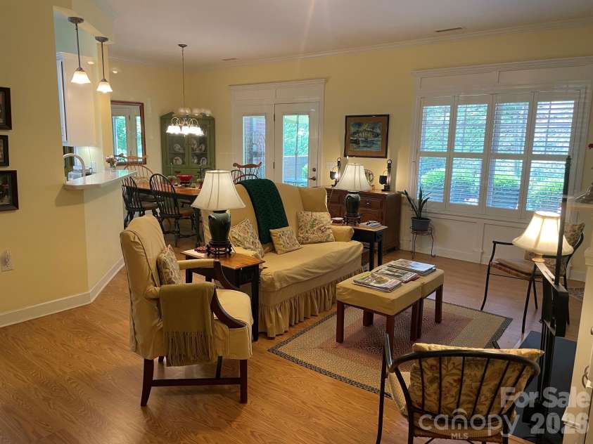 479 26th Avenue, Hickory, NC 28601.  MLS# CAR4388560, YatesRealty ID 27262. Great Room