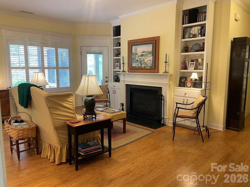 479 26th Avenue, Hickory, NC 28601.  MLS# CAR4388560, YatesRealty ID 27262. Great Room