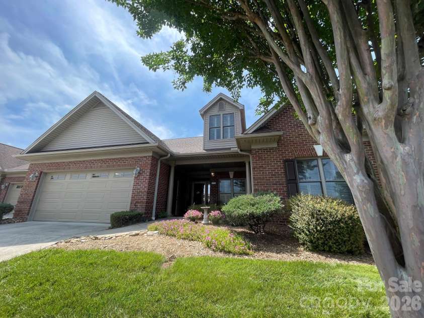 479 26th Avenue, Hickory, NC 28601.  MLS# CAR4388560, YatesRealty ID 27262. Street View