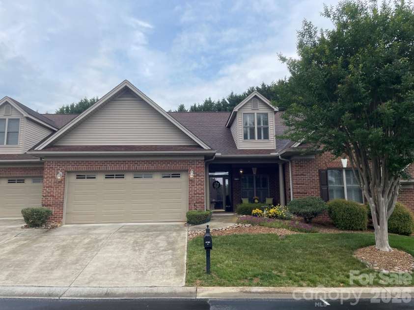 479 26th Avenue, Hickory, NC 28601.  MLS# CAR4388560, YatesRealty ID 27262. Street View