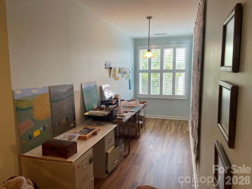 479 26th Avenue, Hickory, NC 28601.  MLS# CAR4388560, YatesRealty ID 27262. Upper-Level Alcove