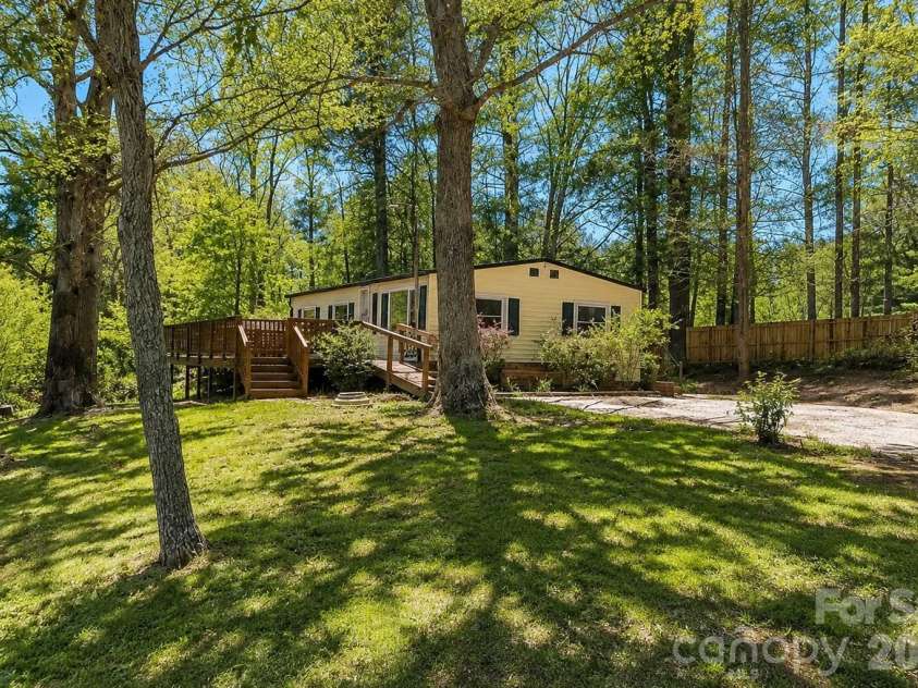 63 Sunnybrook Lane, Fletcher, NC 28732.  MLS# CAR4388523, YatesRealty ID 27263. 