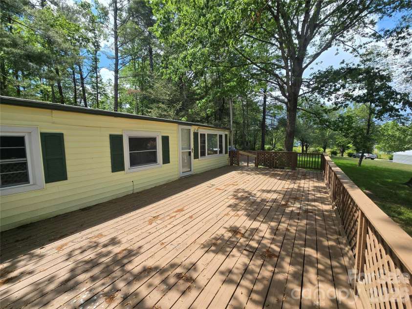 63 Sunnybrook Lane, Fletcher, NC 28732.  MLS# CAR4388523, YatesRealty ID 27263. 