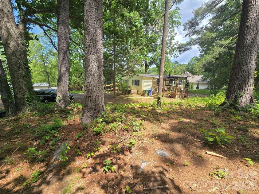 63 Sunnybrook Lane, Fletcher, NC 28732.  MLS# CAR4388523, YatesRealty ID 27263. 