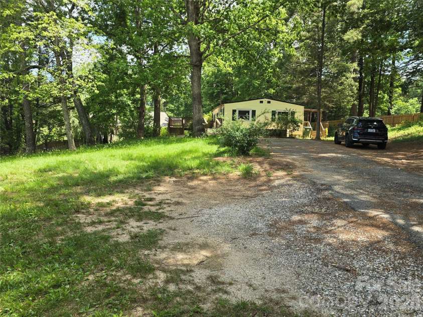 63 Sunnybrook Lane, Fletcher, NC 28732.  MLS# CAR4388523, YatesRealty ID 27263. 