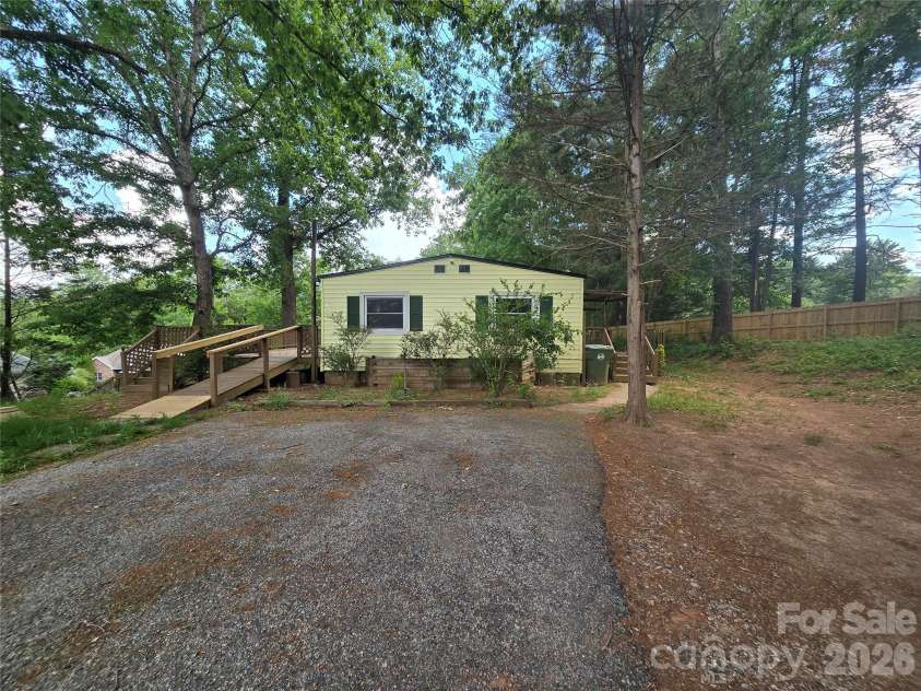 63 Sunnybrook Lane, Fletcher, NC 28732.  MLS# CAR4388523, YatesRealty ID 27263. 