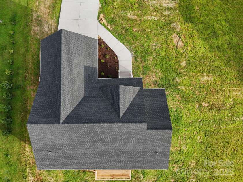 73 Montchannin Heights, Hendersonville, NC 28792.  MLS# CAR4240047, YatesRealty ID 27263. 