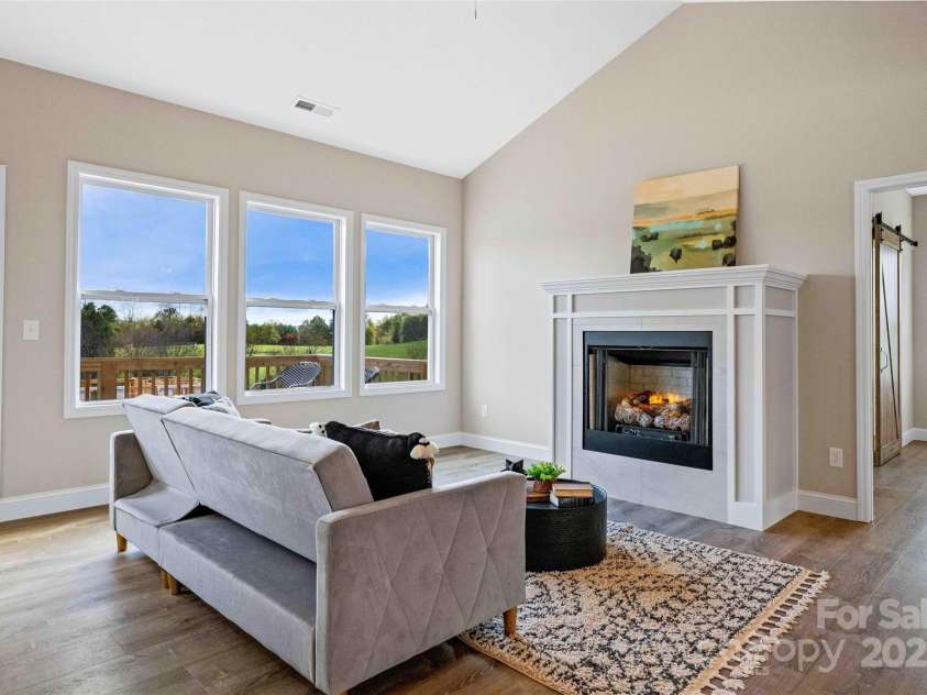 73 Montchannin Heights, Hendersonville, NC 28792.  MLS# CAR4240047, YatesRealty ID 27263. 