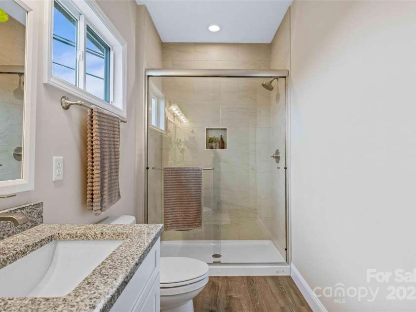 73 Montchannin Heights, Hendersonville, NC 28792.  MLS# CAR4240047, YatesRealty ID 27263. 