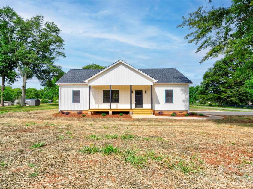 1168 Granite Drive, Shelby, NC 28152.  MLS# CAR4383048, YatesRealty ID 27264. Front