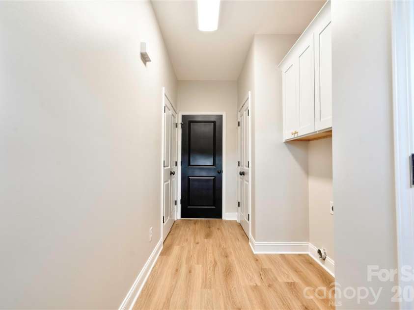 1168 Granite Drive, Shelby, NC 28152.  MLS# CAR4383048, YatesRealty ID 27264. Hallway