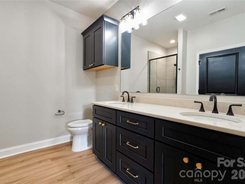 1168 Granite Drive, Shelby, NC 28152.  MLS# CAR4383048, YatesRealty ID 27264. Primary Bath