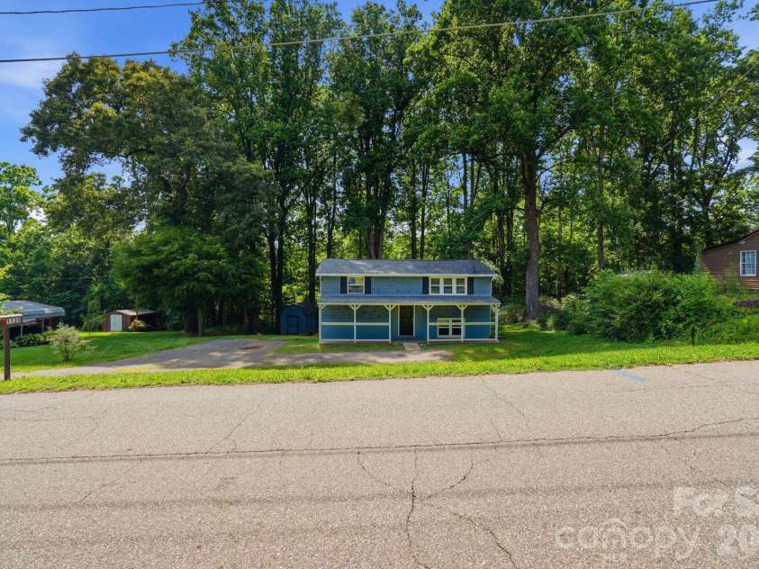 1120 Rita Avenue, Statesville, NC 28677.  MLS# CAR4387429, YatesRealty ID 27266. 