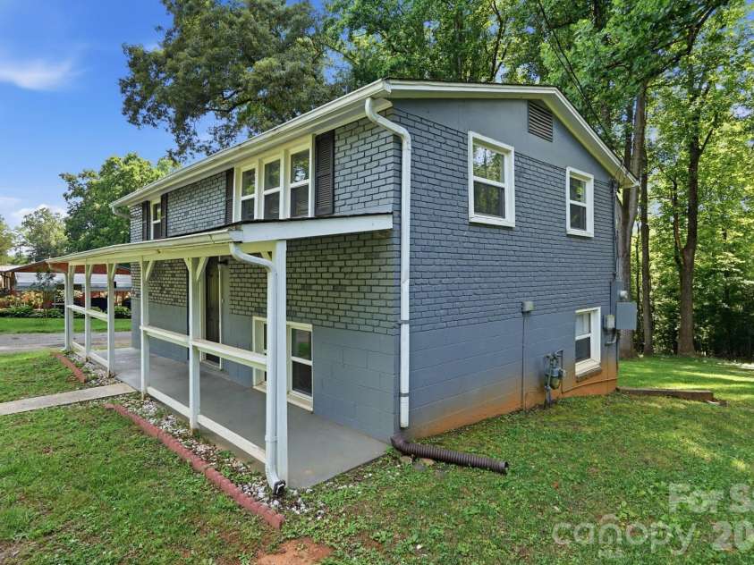 1120 Rita Avenue, Statesville, NC 28677.  MLS# CAR4387429, YatesRealty ID 27266. 