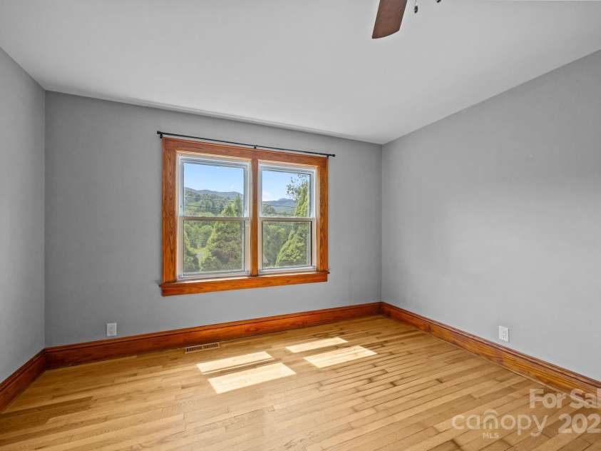 119 Clement Drive, Waynesville, NC 28786.  MLS# CAR4282621, YatesRealty ID 27267. 