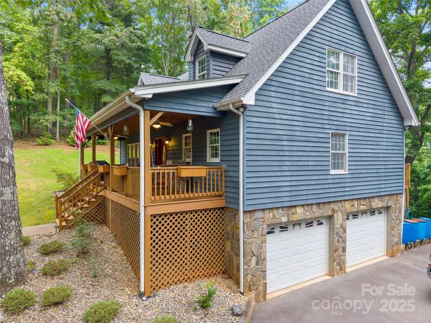 12 Howling Waite Ridge, Candler, NC 28715.  MLS# CAR4274938, YatesRealty ID 27268. 