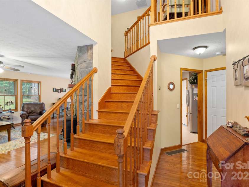 12 Howling Waite Ridge, Candler, NC 28715.  MLS# CAR4274938, YatesRealty ID 27268. 