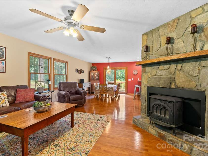 12 Howling Waite Ridge, Candler, NC 28715.  MLS# CAR4274938, YatesRealty ID 27268. 