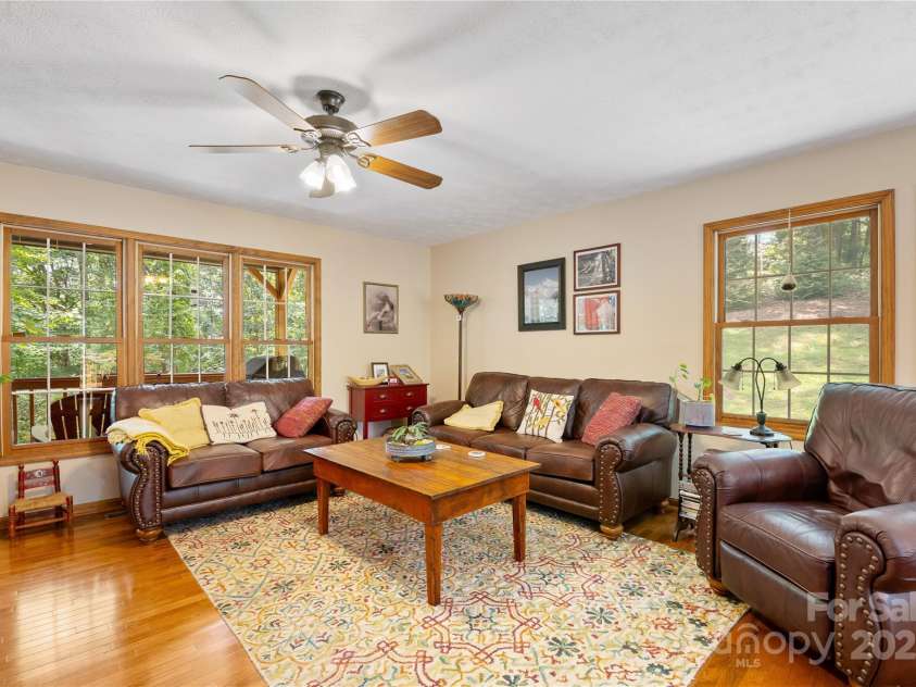 12 Howling Waite Ridge, Candler, NC 28715.  MLS# CAR4274938, YatesRealty ID 27268. 