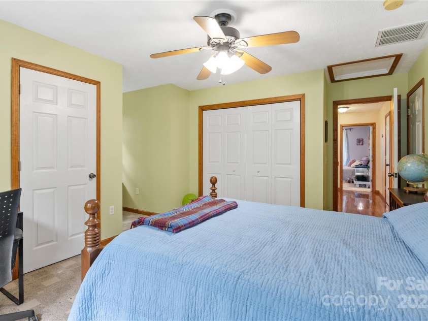12 Howling Waite Ridge, Candler, NC 28715.  MLS# CAR4274938, YatesRealty ID 27268. 