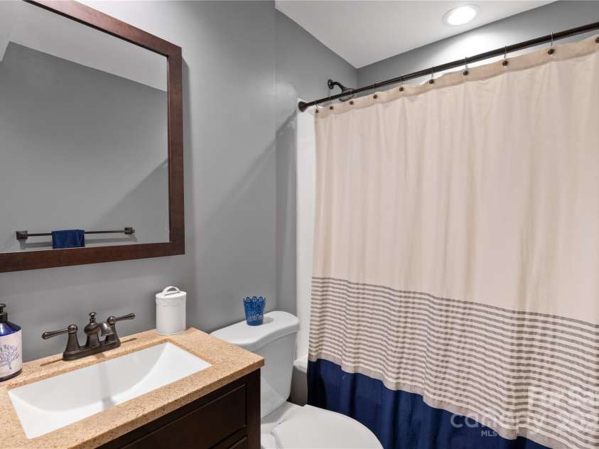 12 Howling Waite Ridge, Candler, NC 28715.  MLS# CAR4274938, YatesRealty ID 27268. 