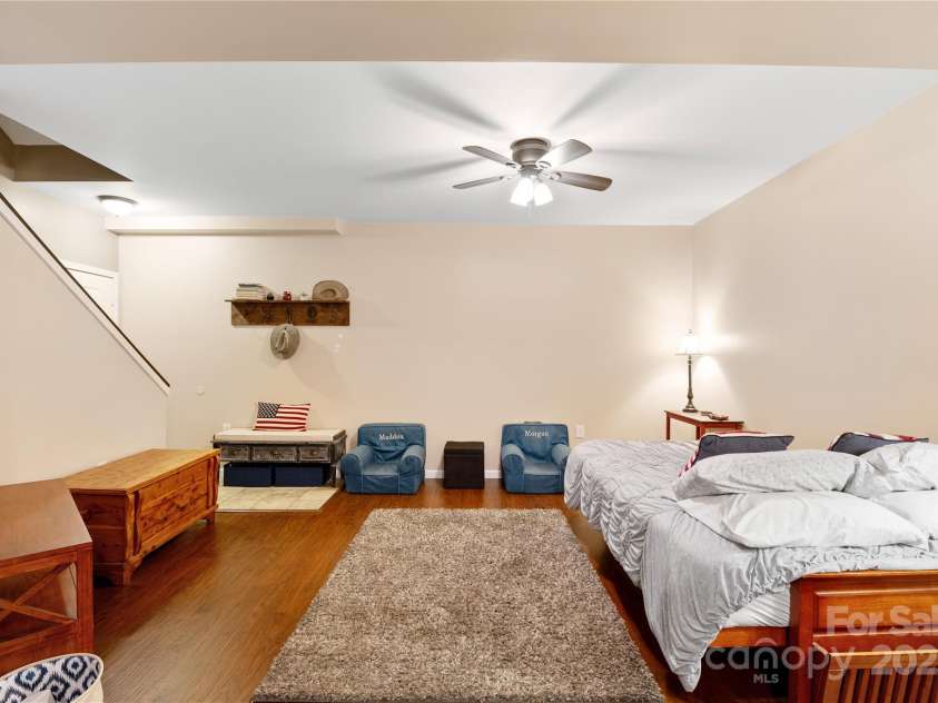 12 Howling Waite Ridge, Candler, NC 28715.  MLS# CAR4274938, YatesRealty ID 27268. 