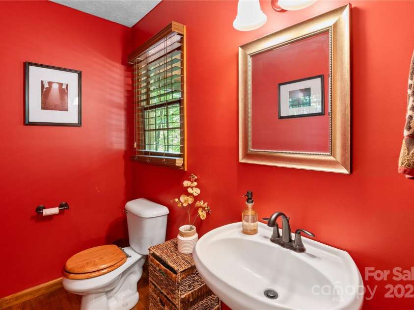 12 Howling Waite Ridge, Candler, NC 28715.  MLS# CAR4274938, YatesRealty ID 27268. 