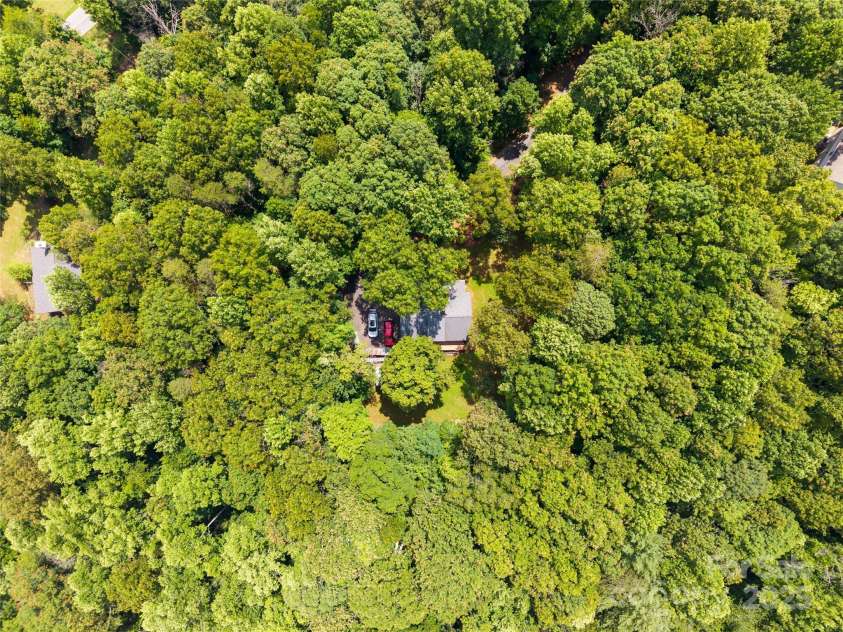 12 Howling Waite Ridge, Candler, NC 28715.  MLS# CAR4274938, YatesRealty ID 27268. 