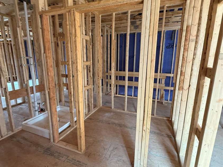 2735 Primrose Avenue, Charlotte, NC 28208.  MLS# CAR4267281, YatesRealty ID 27269. Primary walk in closet