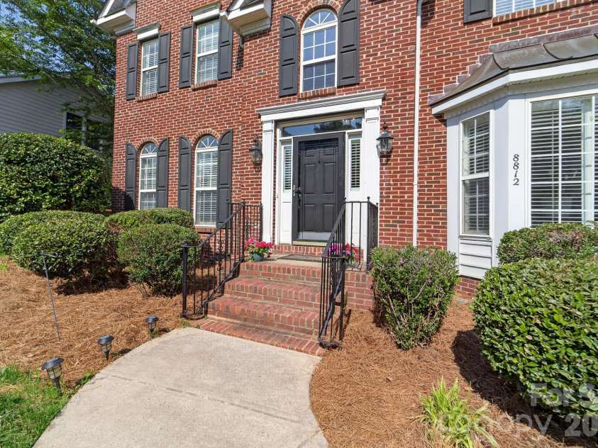 8812 Kingston Forest Drive, Charlotte, NC 28277.  MLS# CAR4374456, YatesRealty ID 27269. Just wait until you look inside!