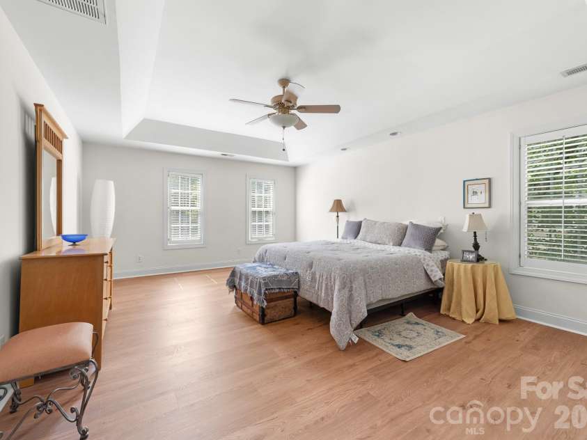 8812 Kingston Forest Drive, Charlotte, NC 28277.  MLS# CAR4374456, YatesRealty ID 27269. Large primary bedroom upstairs