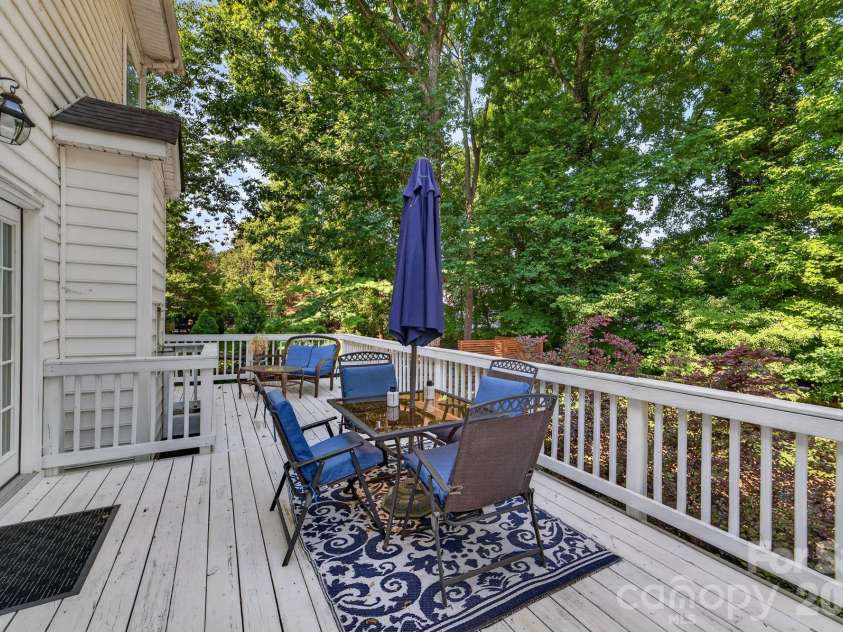 8812 Kingston Forest Drive, Charlotte, NC 28277.  MLS# CAR4374456, YatesRealty ID 27269. With room for table & chairs