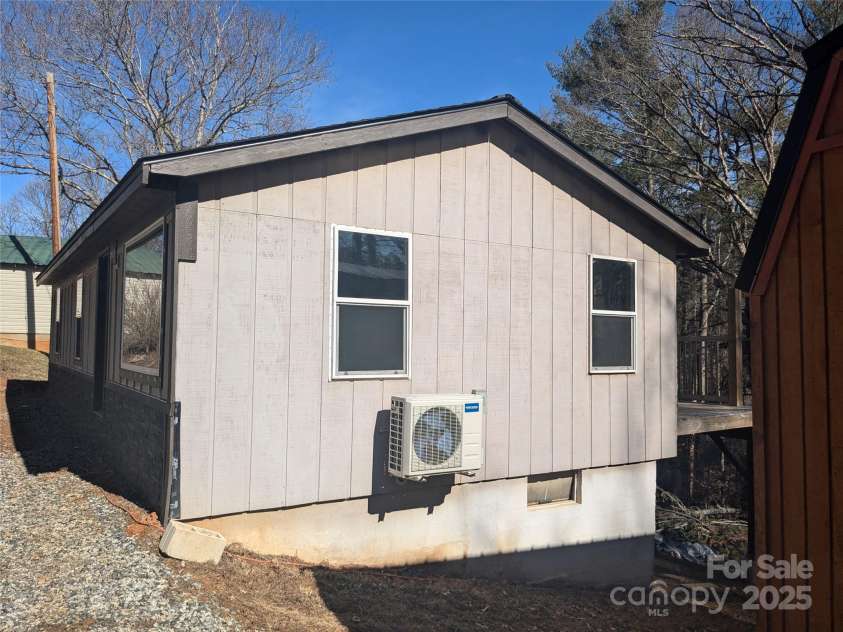 11 Kennedy Road, Weaverville, NC 28787.  MLS# CAR4219594, YatesRealty ID 2727. 