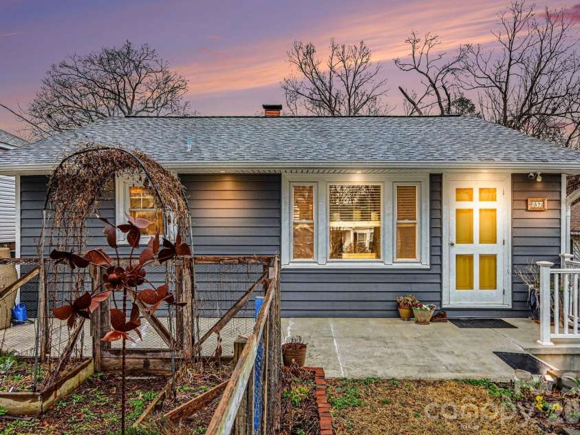 237 Jefferson Avenue, Concord, NC 28025.  MLS# CAR4350144, YatesRealty ID 2727. 
