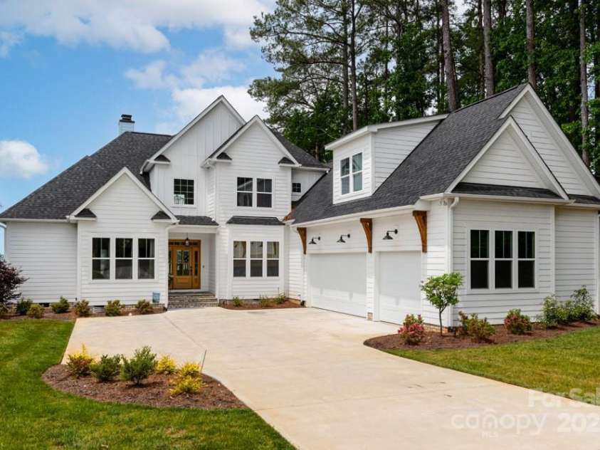 8467 Babe Drive, Terrell, NC 28682.  MLS# CAR4276812, YatesRealty ID 27270. 