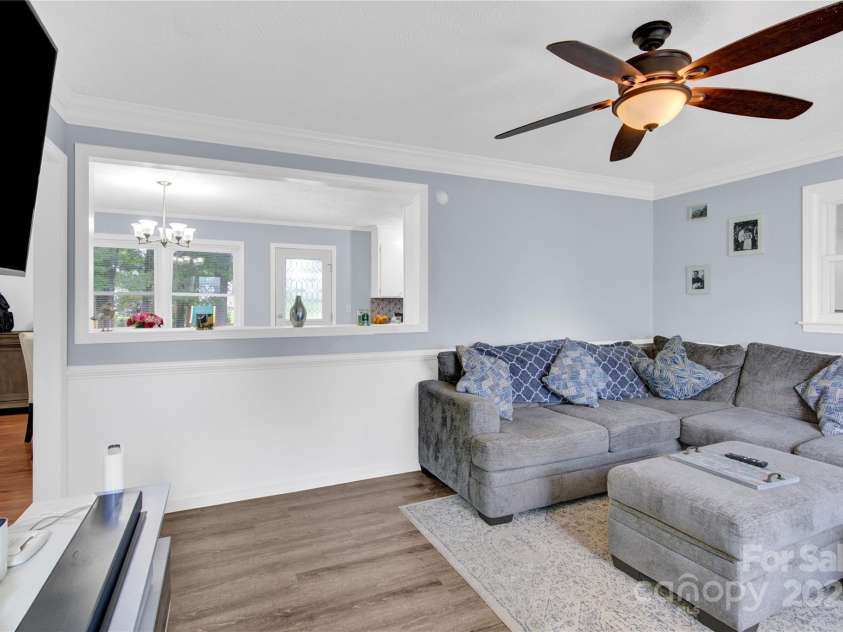 501 Kingfield Drive, Concord, NC 28027.  MLS# CAR4275301, YatesRealty ID 27271. Family Room