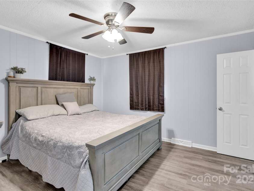 501 Kingfield Drive, Concord, NC 28027.  MLS# CAR4275301, YatesRealty ID 27271. Primary