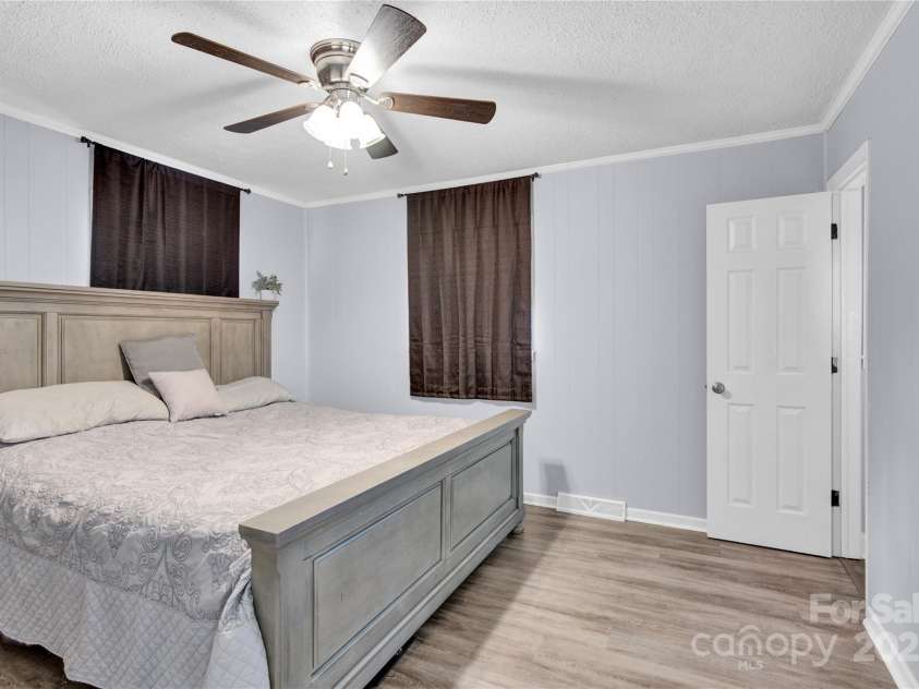 501 Kingfield Drive, Concord, NC 28027.  MLS# CAR4275301, YatesRealty ID 27271. Primary